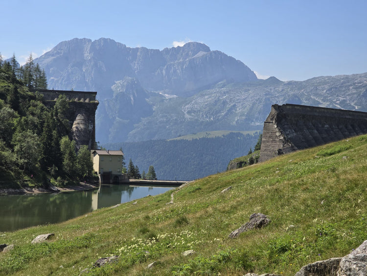 RIFUGI - GUIDA AL RISPETTO